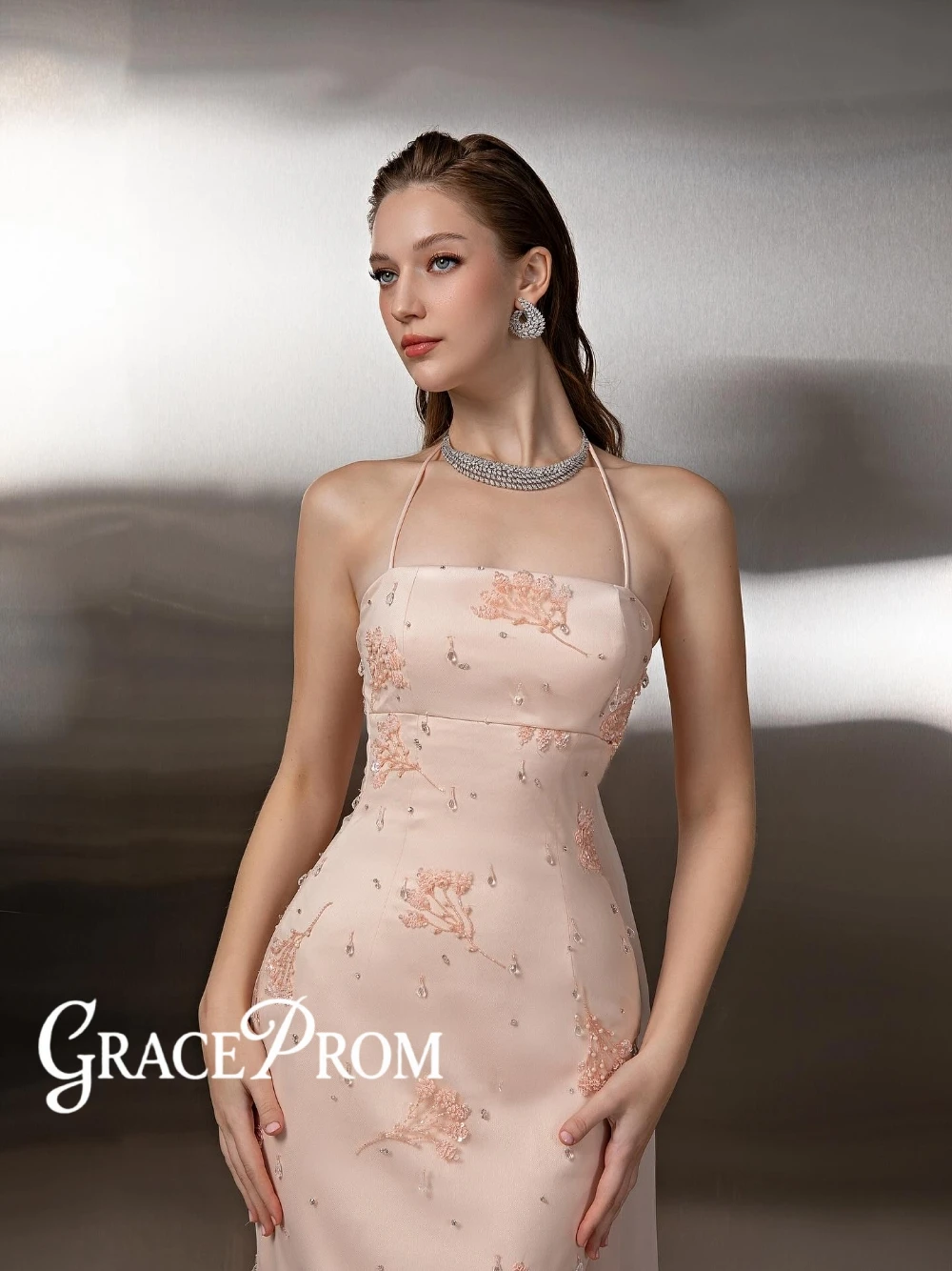 

Blush Pink Halter Neck Evening Dress 3D Floral Embroidery Beaded Mermaid Formal Gown With Detachable Tulle Train For Women