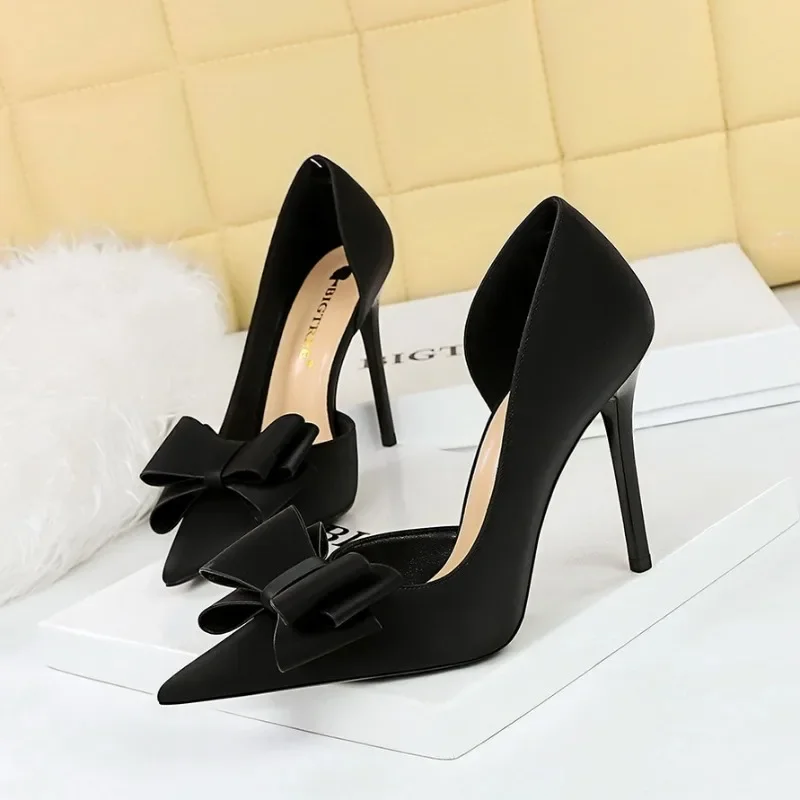 

Female Pumps Women Fashion Office Butterfly-knot Pointed Toe Silk 10.5CM Thin Heels Classics Girls Women Shoes Black