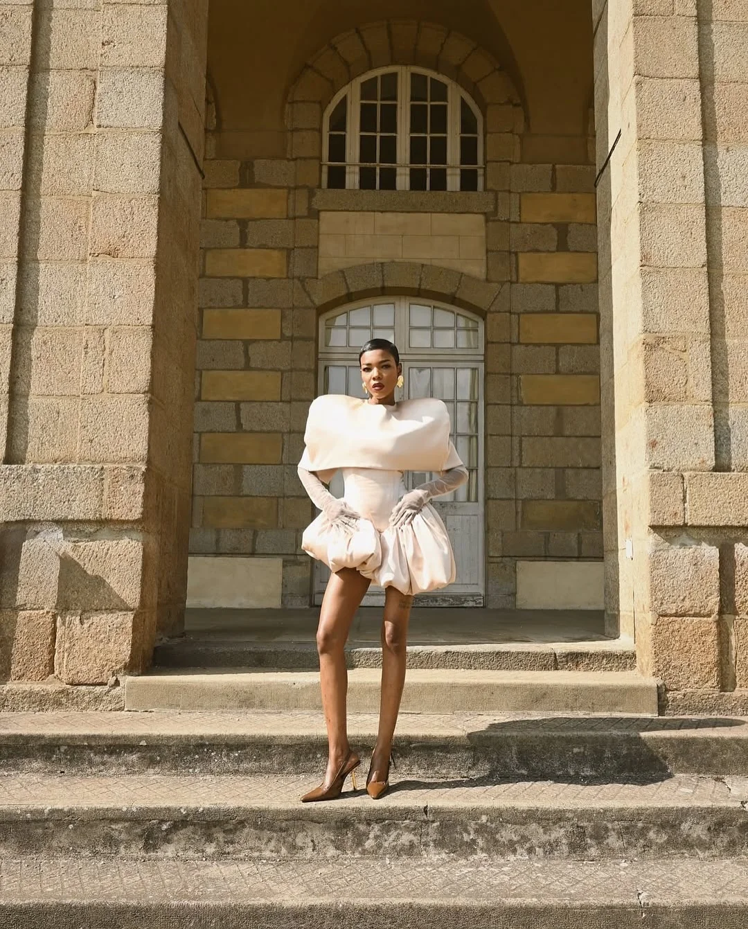 Trendy Irregular Short Prom Party Dresses with Cape 2 Pieces Puffy Satin Mini Wedding Guest Dress Two Pieces Formal Sets Outfit