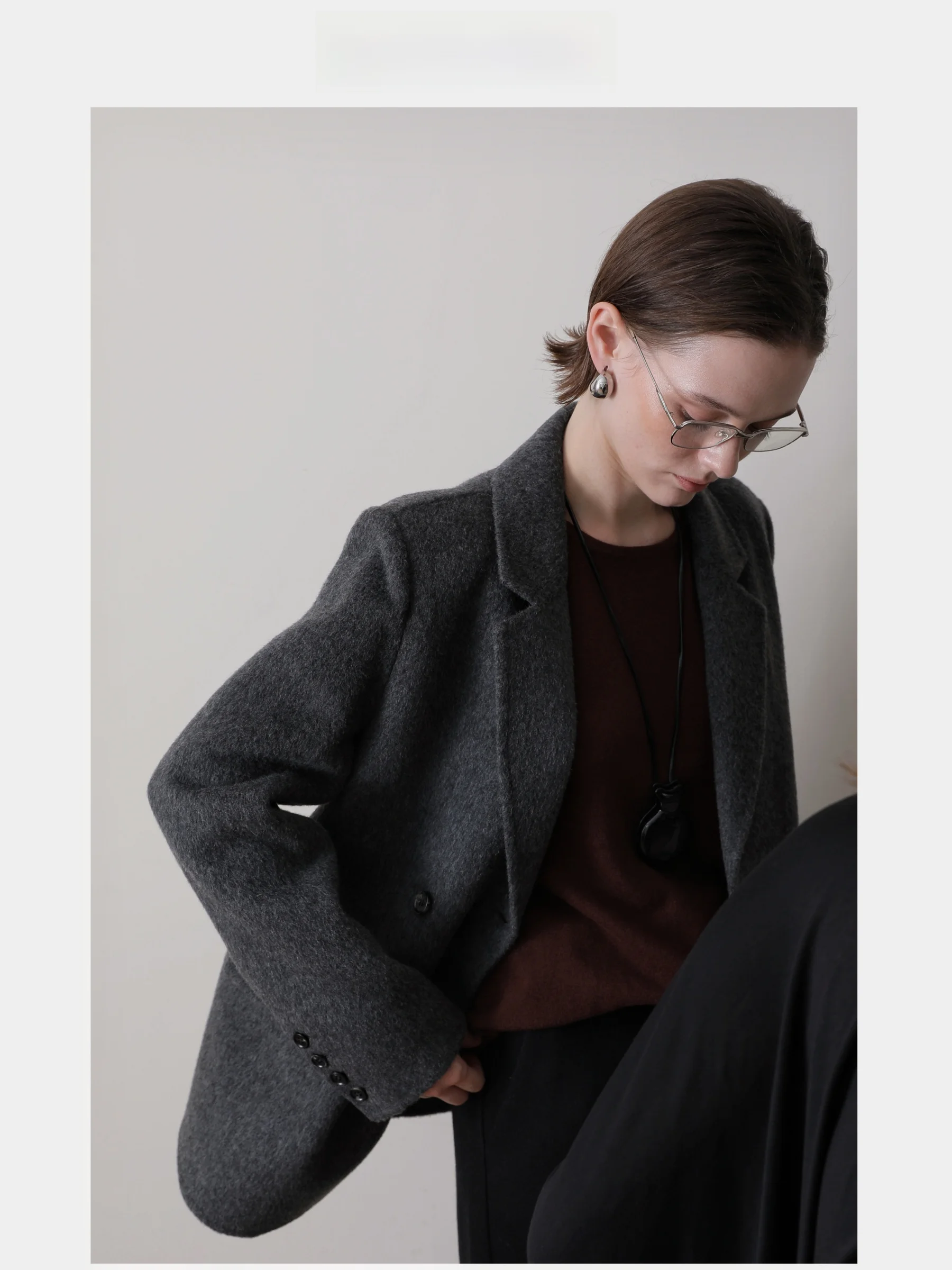 

Двустороннее шерстяное пальто Ele с верблюжьей шерстью и ультратонкой австралийской шерстью, длинное, средней длины, двубортное.