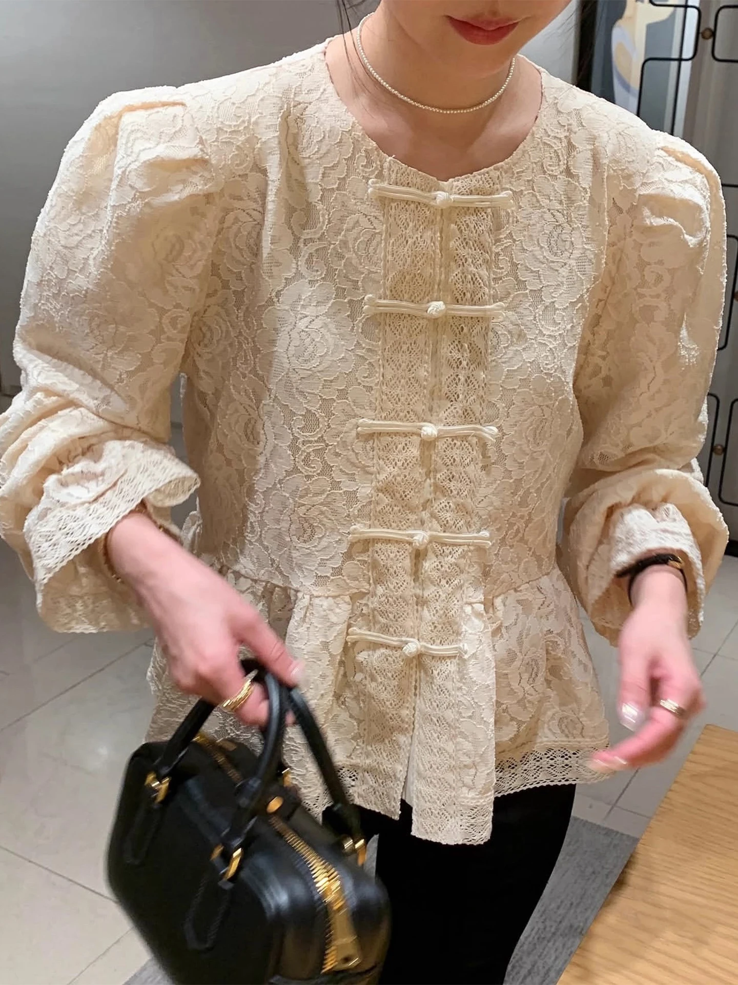 

Gagarich French New Chinese Heavy Industry Lace Jacquard Buckle Shirt Women Early Spring New Style Splicing Ruffle Hem Top