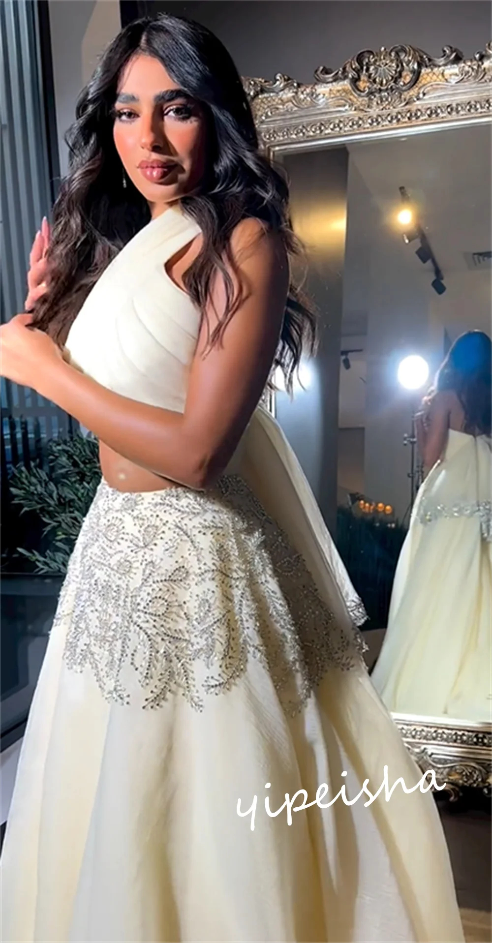 Customized Classic Modern Style Formal Evening Halter Ball Gown Beading Tulle Bespoke Occasion Prom Dresses