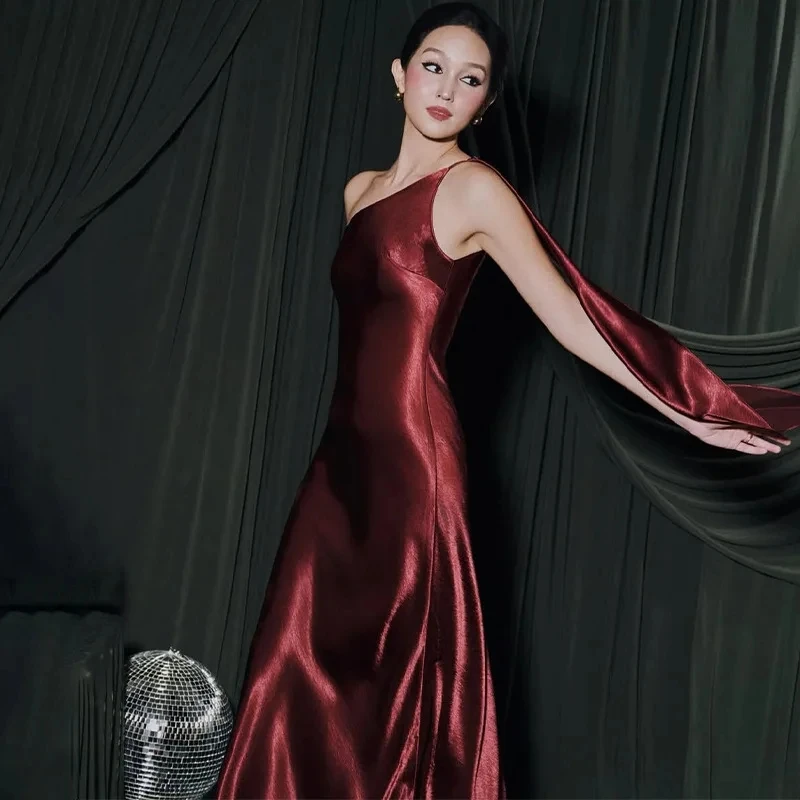 

2026 New Women Spring Fashion Solid Color Sleeveless Asymmetric Neckline Bodycon Dress Banquet Formal Long Dress