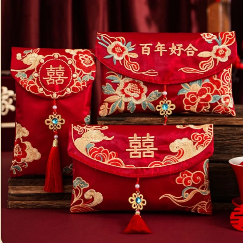 

Traditional Red Envelope Brocade Multiple Patterns Wedding Envelope Embroidery with Tassel Red Lucky Bag New Year Celebration
