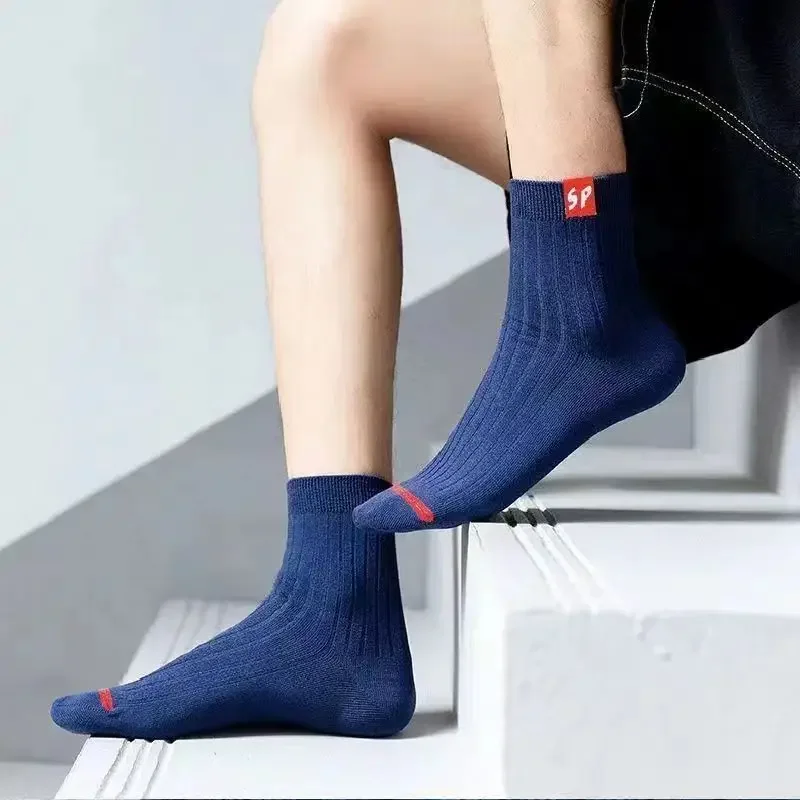 5 Pairs Men's Cotton Blend Crew Socks Classic Letter Print Breathable Sweat Absorbing Socks for Business Sports Daily Wear