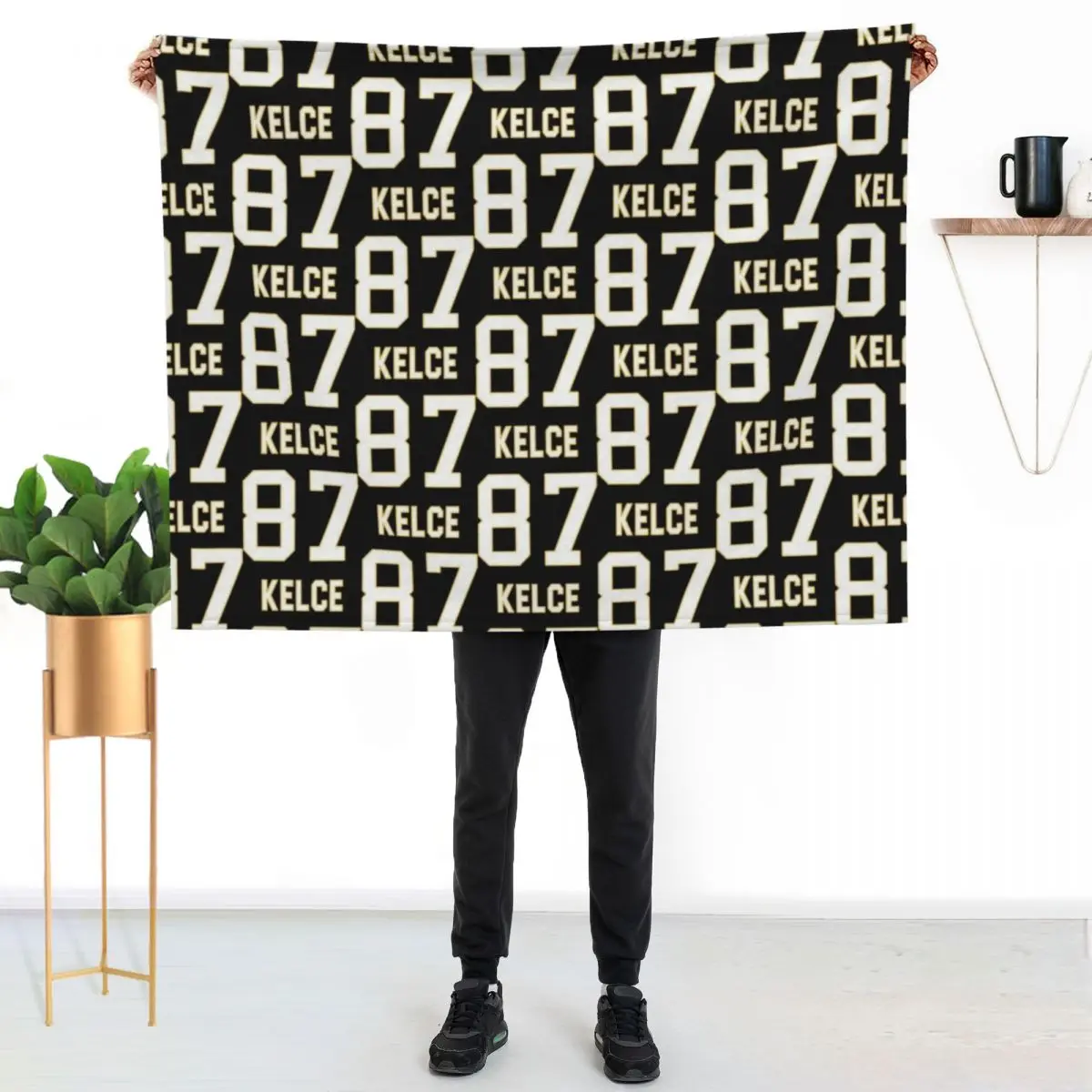KELCE 87 Essential T-Shirt Throw Blanket Beautifuls Designers Stuffeds Beach Camping Blankets