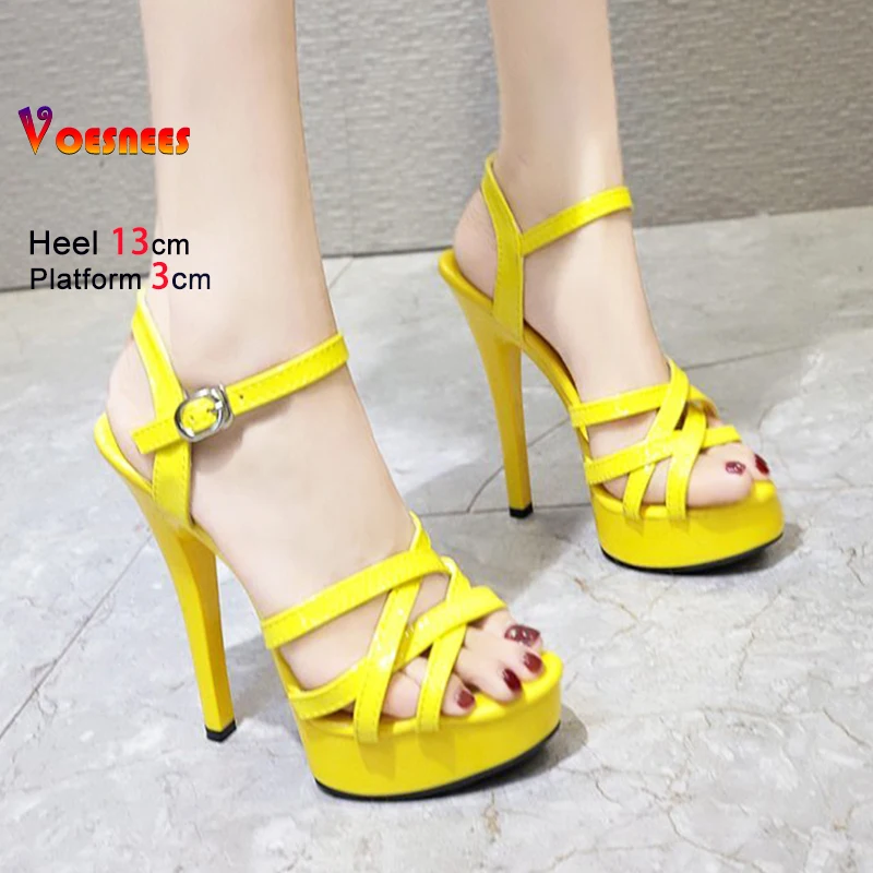 

Женские босоножки на тонком каблуке, модная летняя женская обувь с узким ремешком на платформе, новинка 2025 года, клубные вечерние туфли на высоком каблуке 13 см с пряжкой на щиколотке