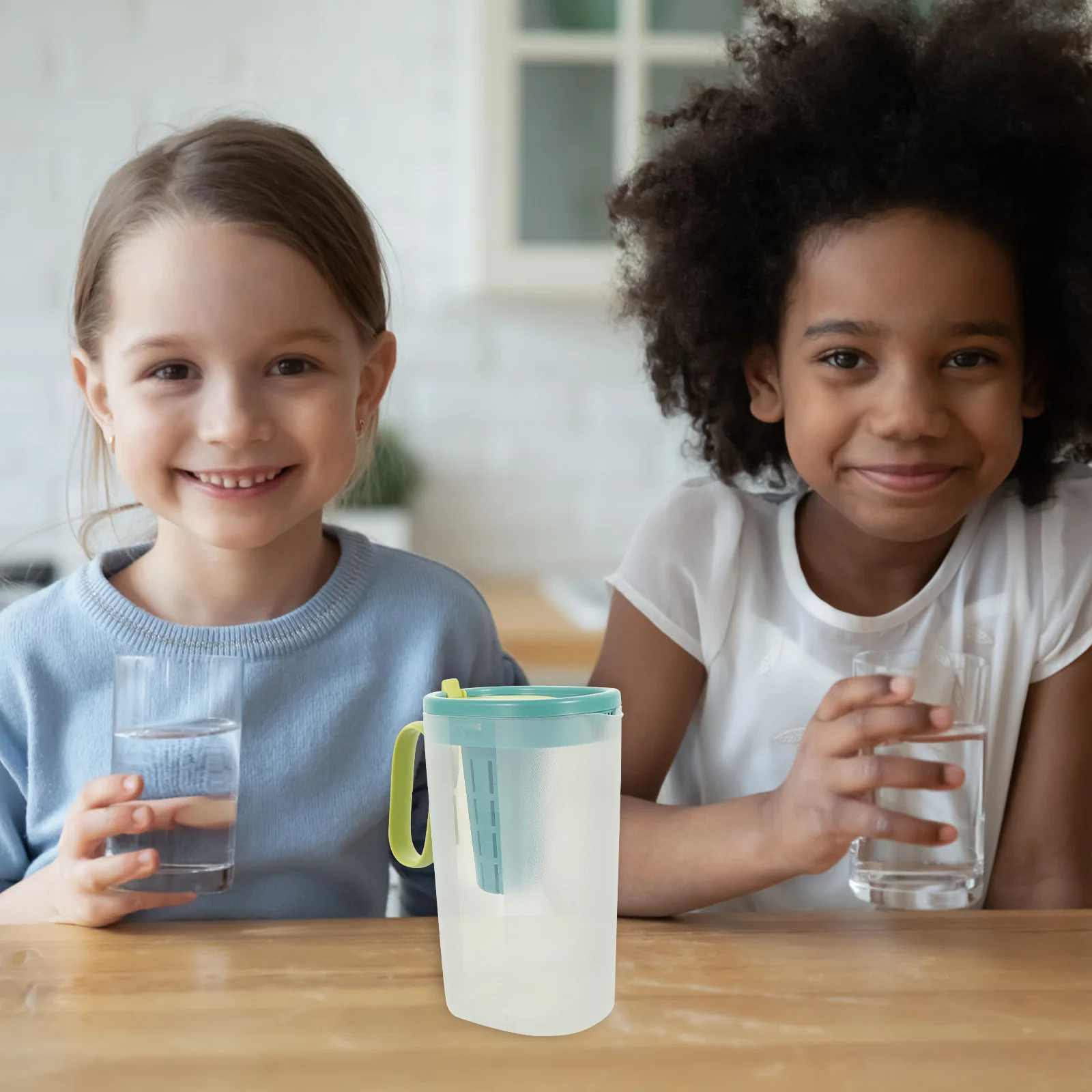 

Large Capacity Pitcher Thickened Plastic Kitchen Water Container For Tea Juice Wine Cold Beverage Storage Home