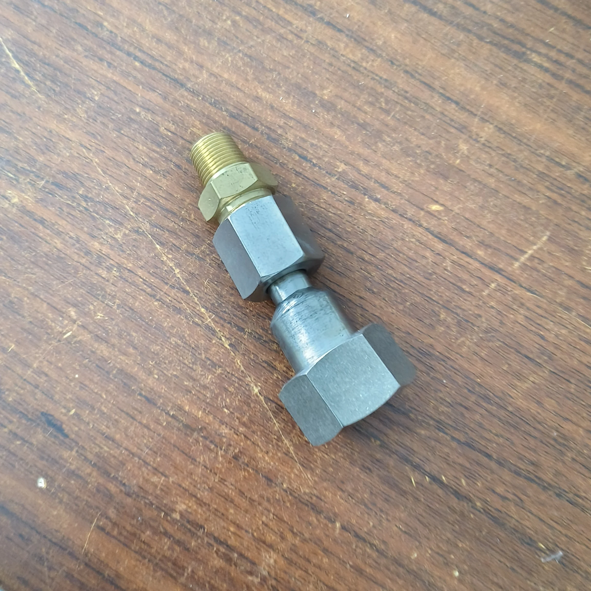 

Return port LNG filling port Natural gas return gun Filling station Pouring pipe Airway return valve Gas car accessories