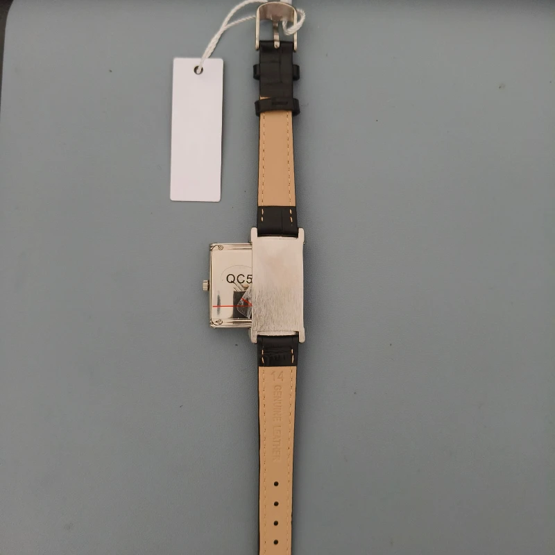 ساعة كوارتز نسائية مربعة كلاسيكية جديدة مع علبة قابلة للعكس وحزام جلدي ساعة فضية فريدة من نوعها 21*36 مللي متر