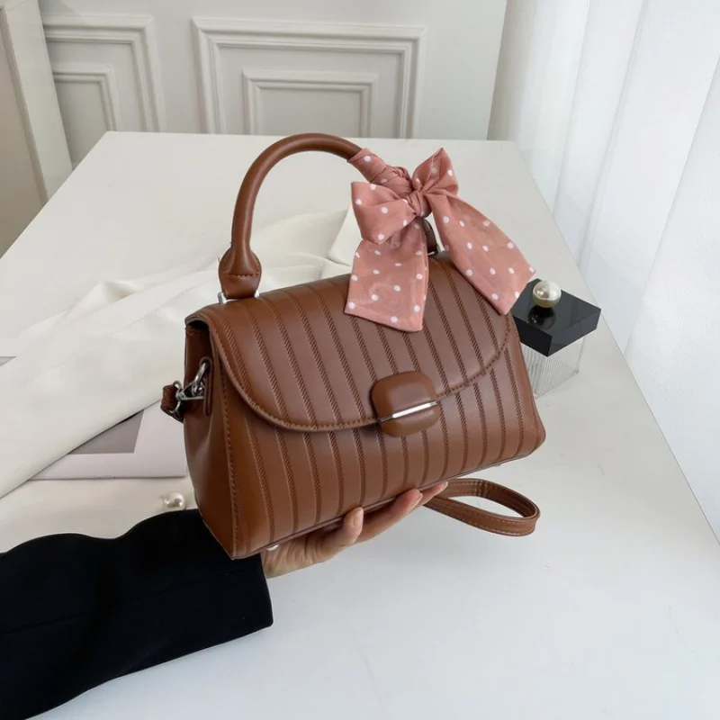 

Роскошная дизайнерская большая сумка для женщин, просторная кожаная рабочая сумка с золотой фурнитурой, элегантная