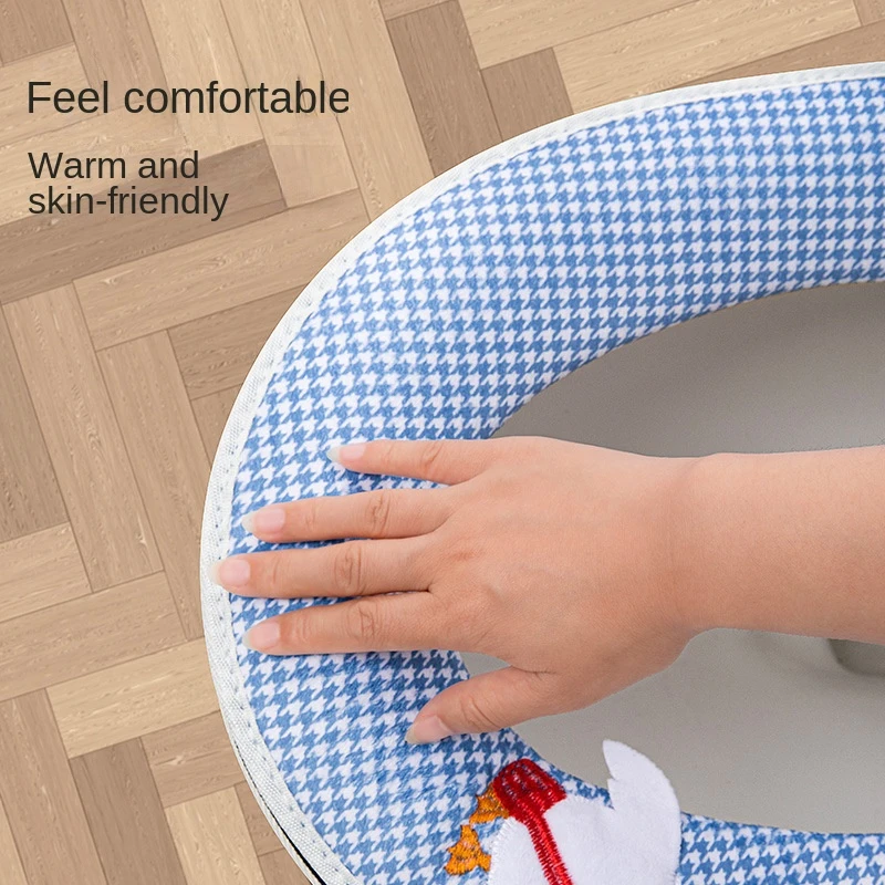 Hot Selling Crystal Velvet Ultra Soft Embroidered Toilet Seat Cushion All Season Universal Thickened Waterproof Toilet Cover