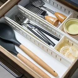 Kitchen Cutlery Storage Boxes Plastic Cutlery Tray Holder with Adjustable Divider for Spoon Fork Knives Kitchen Drawer Organizer