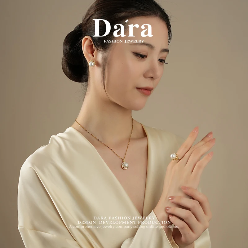 Freshwater Pearl Necklace, Earrings, and Ring Three-Piece Set for Women, a Light Luxury Preferred Set for Banquets