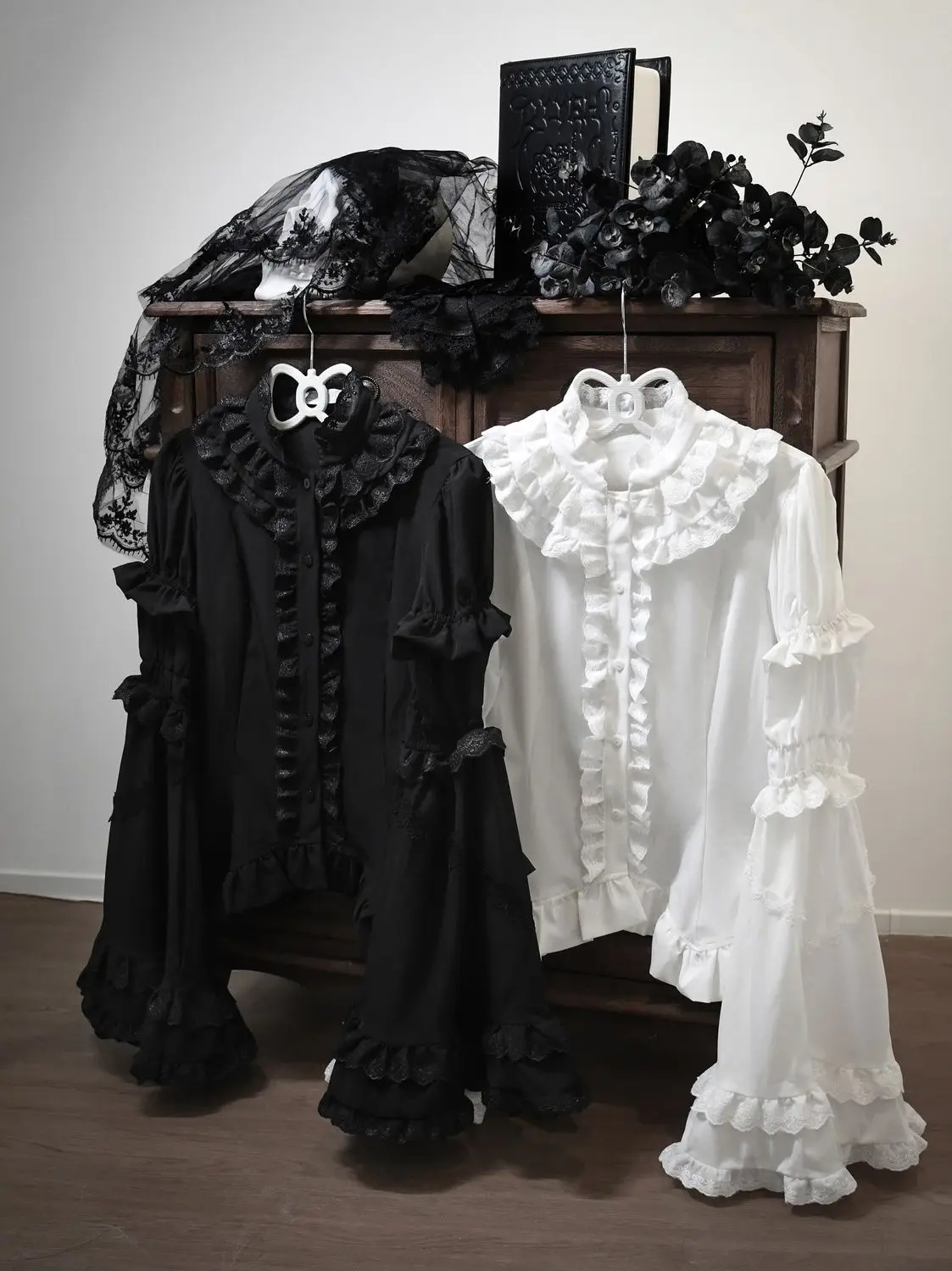 Summer Classic Gothic Elegant Lolita Blouse Women Slim Fit Detachable Princess Sleeve Shirt Female Black White Inner Tops Outfit