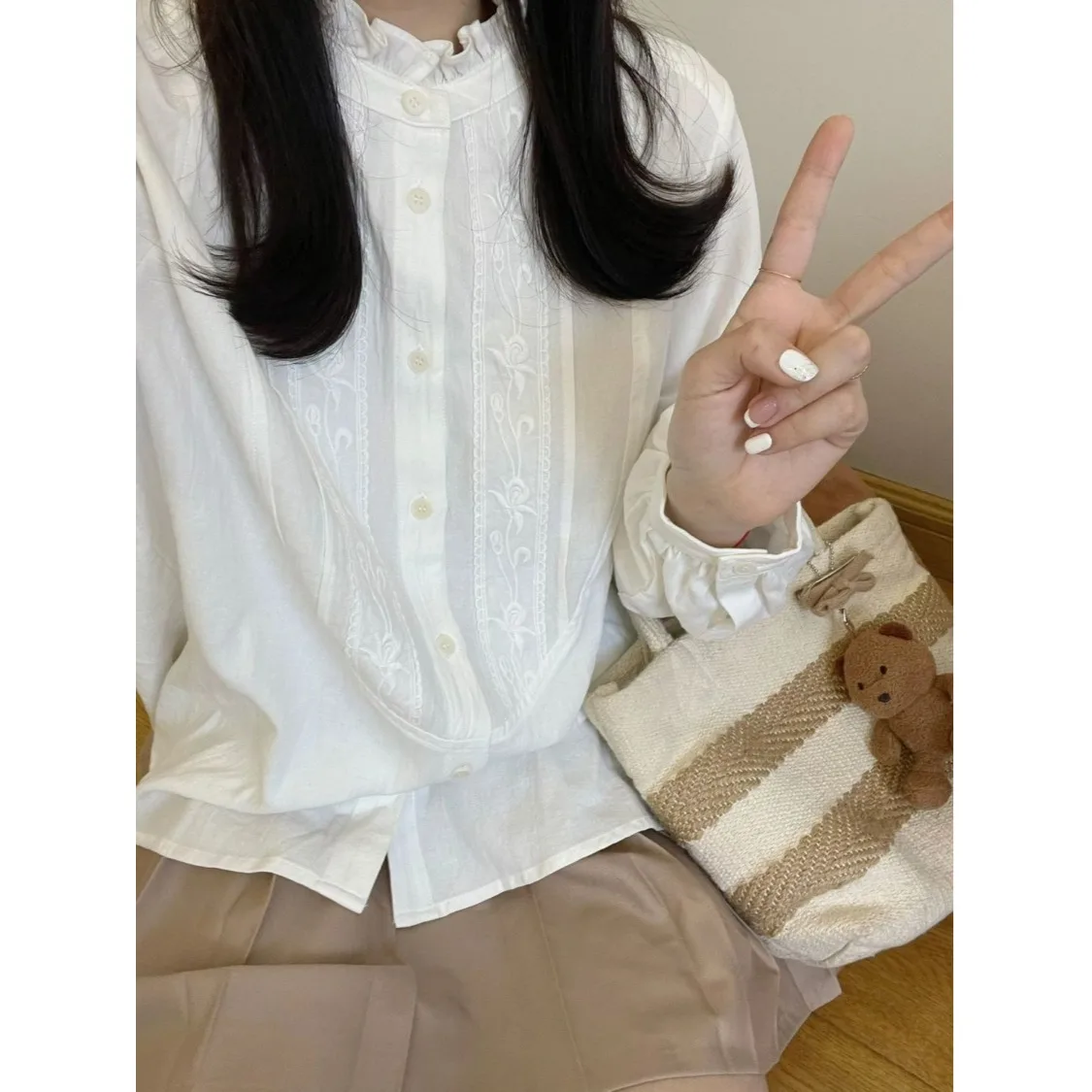 

Retro Japanese Embroidered White irt Women's Loose Faionable Top Design Spring 2026 New Sle Regular Thin Fiber