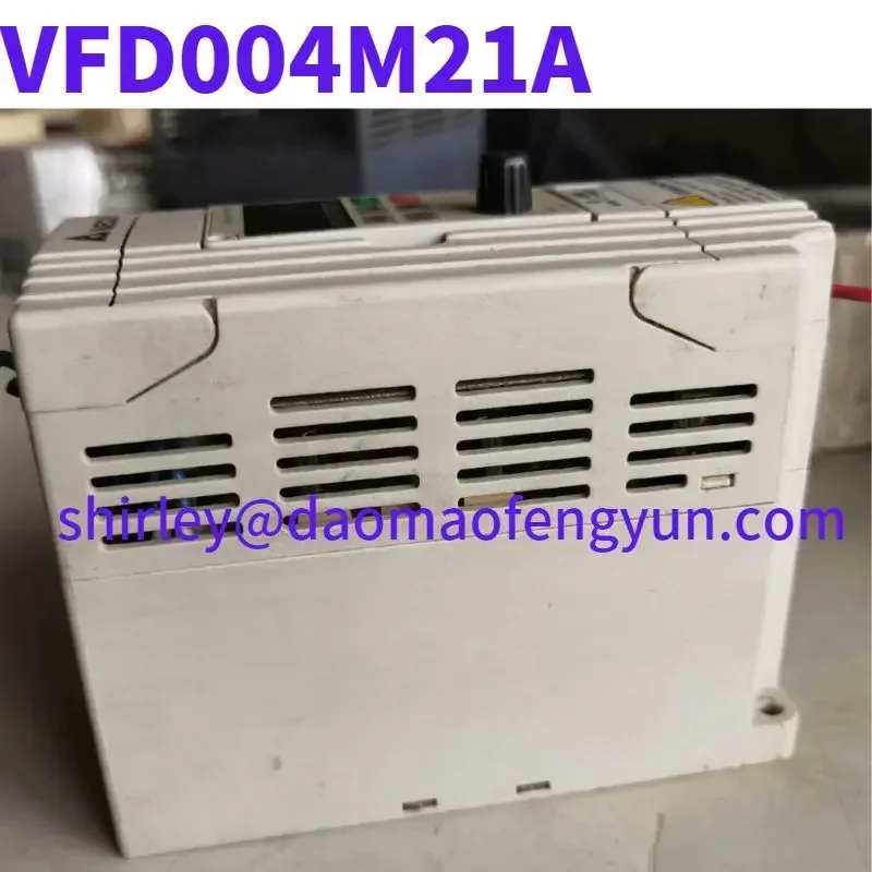 محول التردد المستخدم VFD004M21A