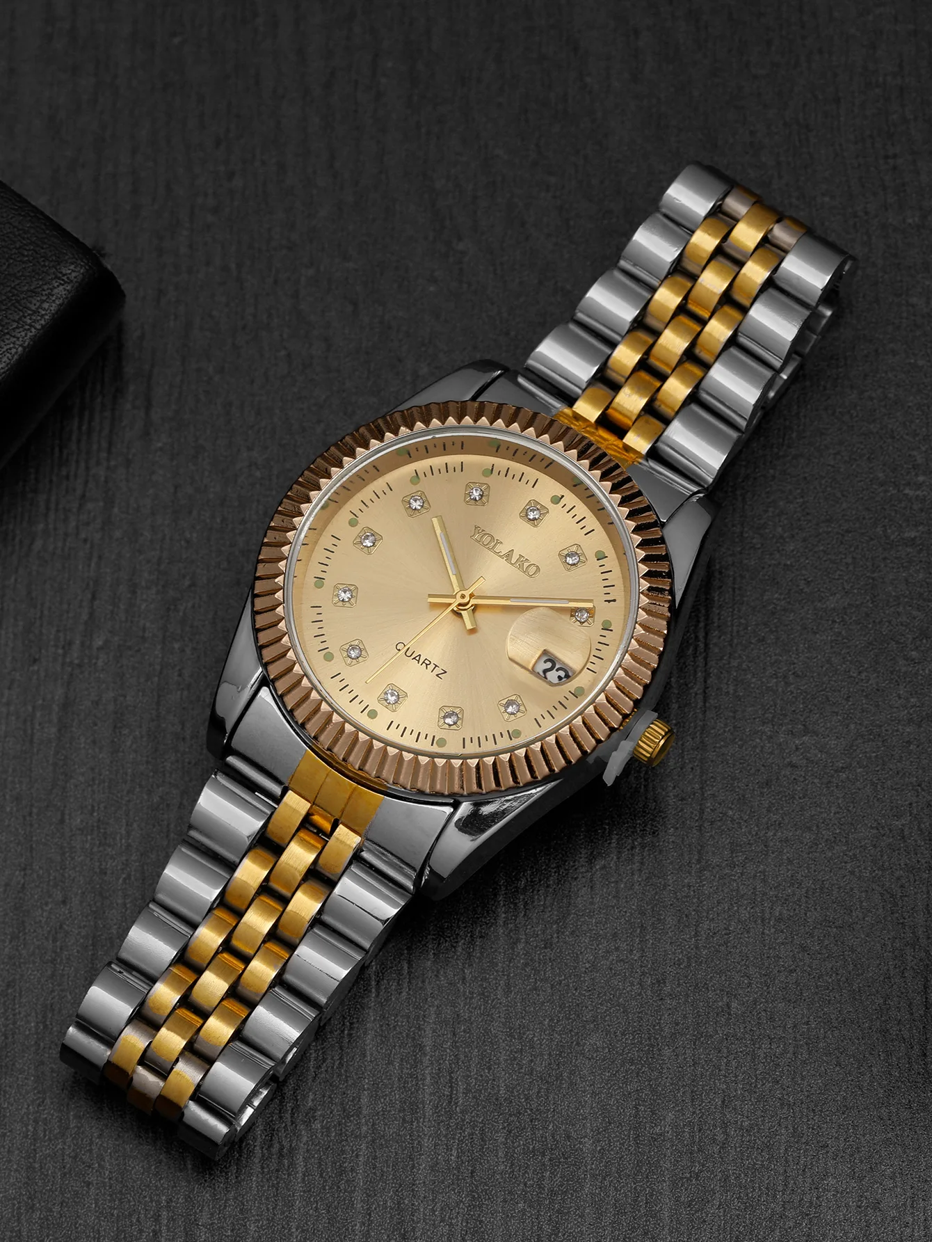 1pc ビジネスとレジャーダイヤモンド散りばめられたダイヤルメンズスチールベルトクォーツ時計