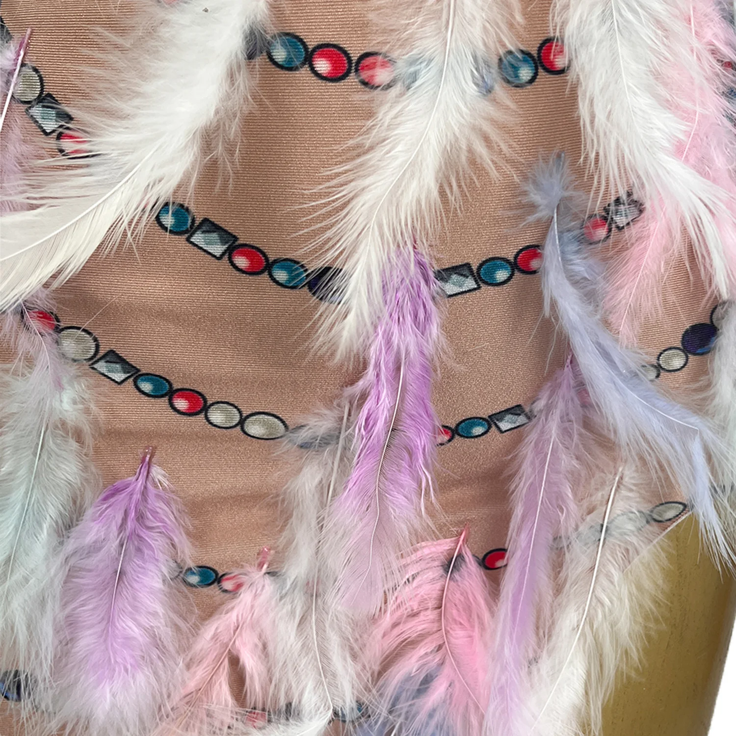 Abito lungo asimmetrico alla moda con piume Abito aderente elastico in spandex Club Party Festeggia abbigliamento Evento Show Wear Chuniao