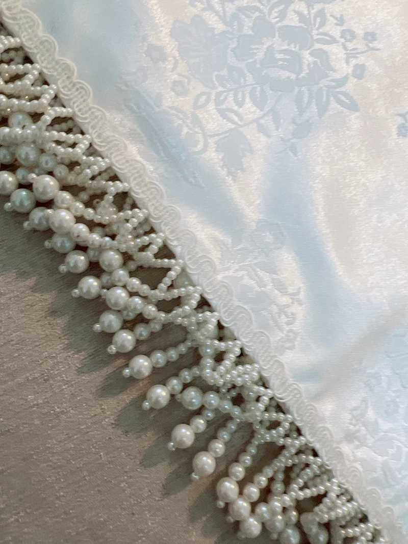 Vestido  E de Cetim com Pérolas e Mangas em Pétala, Estilo Chinês Retrô para Mulheres Modernas de 20 e 30 Anos