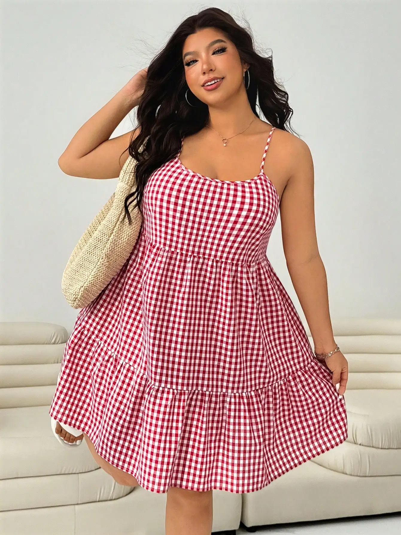 

Платье женское летнее повседневное больших размеров, красно-белое в клетку, с открытой спиной, на бретельках