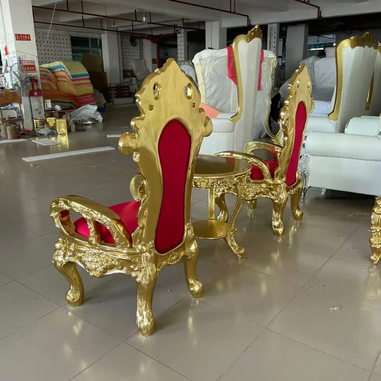 Hot Selling Luxury Red Golden Single Sofa High Back Classic Banquet Wedding King Queen Throne Royal Chair