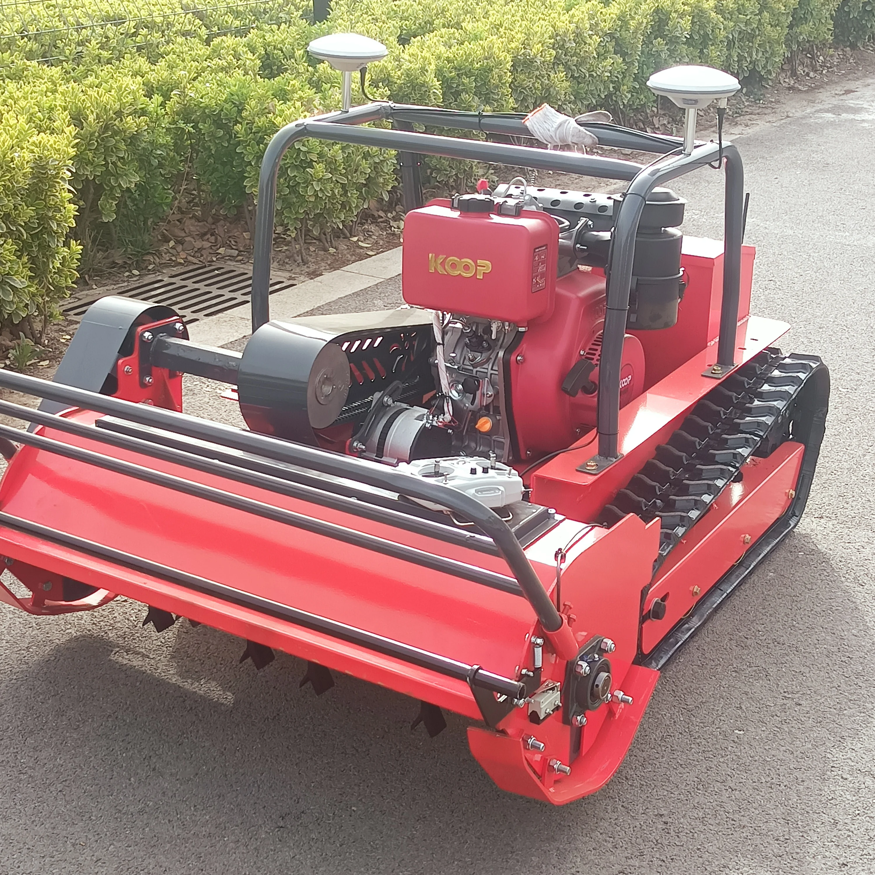 GPS-RTK Zero Turn grasmaaier voor Bush Slope Gebruik RC grasmaaier met spoor