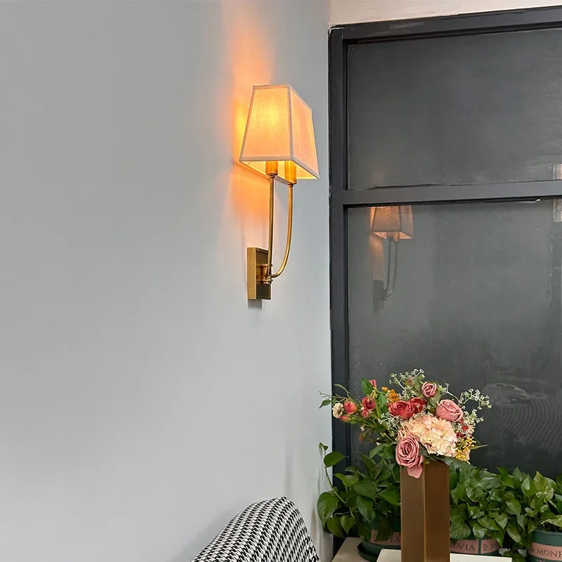 Marco de cuerno de campo americano, lámpara de noche retro de cobre para dormitorio, faro de espejo, sala de estar simple, pasillo de doble cabeza