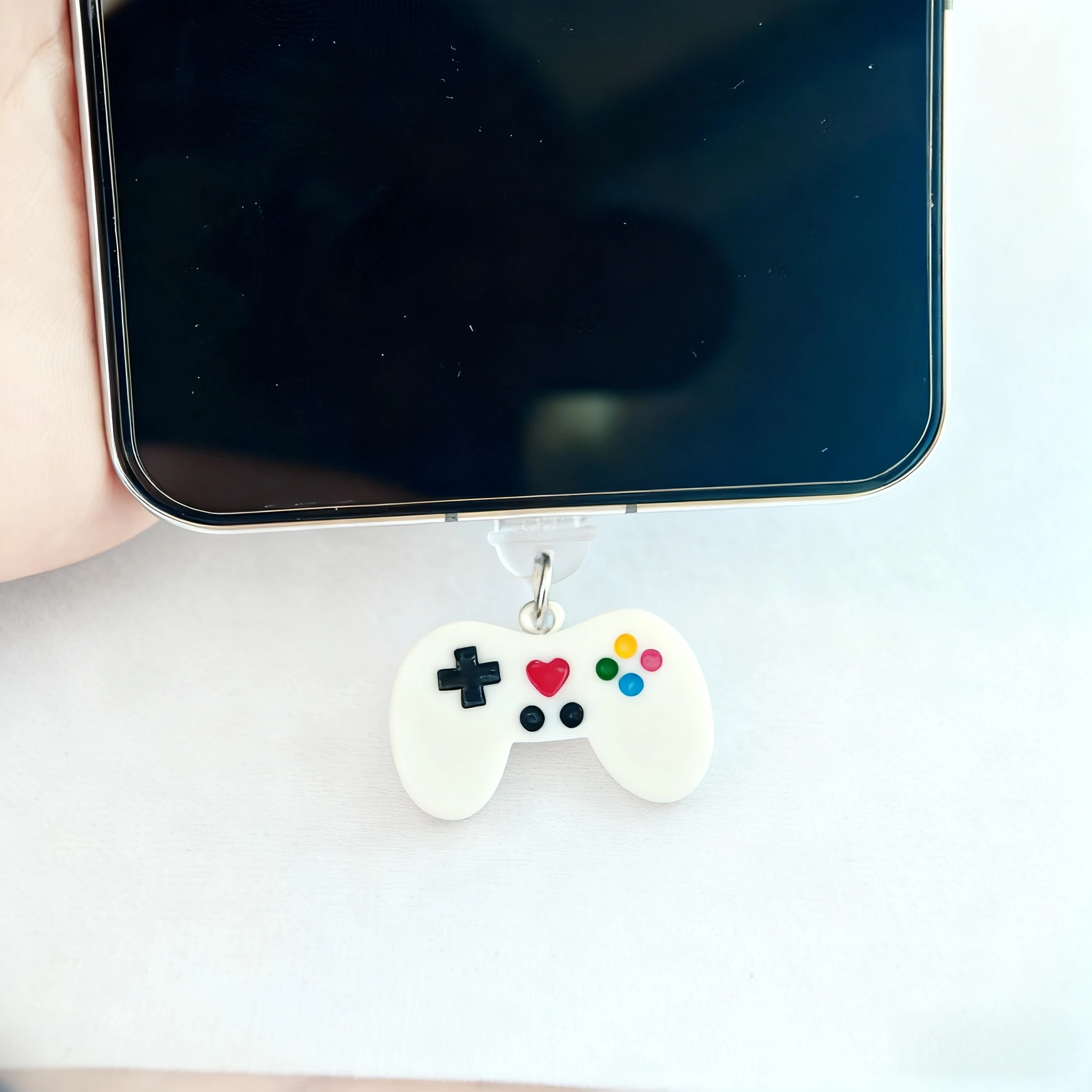 Fun Game Controller Dust-Proof Phone Charm, Exclusive Gamer Accessory, E-Sports Style Phone Decoration, Exquisite Phone Gadget, Gift Ornament for Iphone/Type-C Interface
