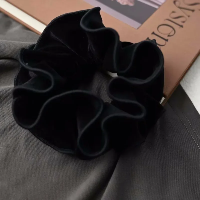 

Fashion Winter Headwear Black Velet Curled Edge Scrunchies for Hairs Lady Elegant Hair Ties Elastic Hair Bands Hair Accessories