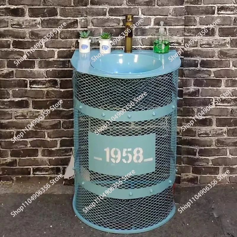 

Дизайнерская раковина-колонна в ретро-индустриальном стиле, красочная, для бара, с индивидуальным дизайном, минималистичная.