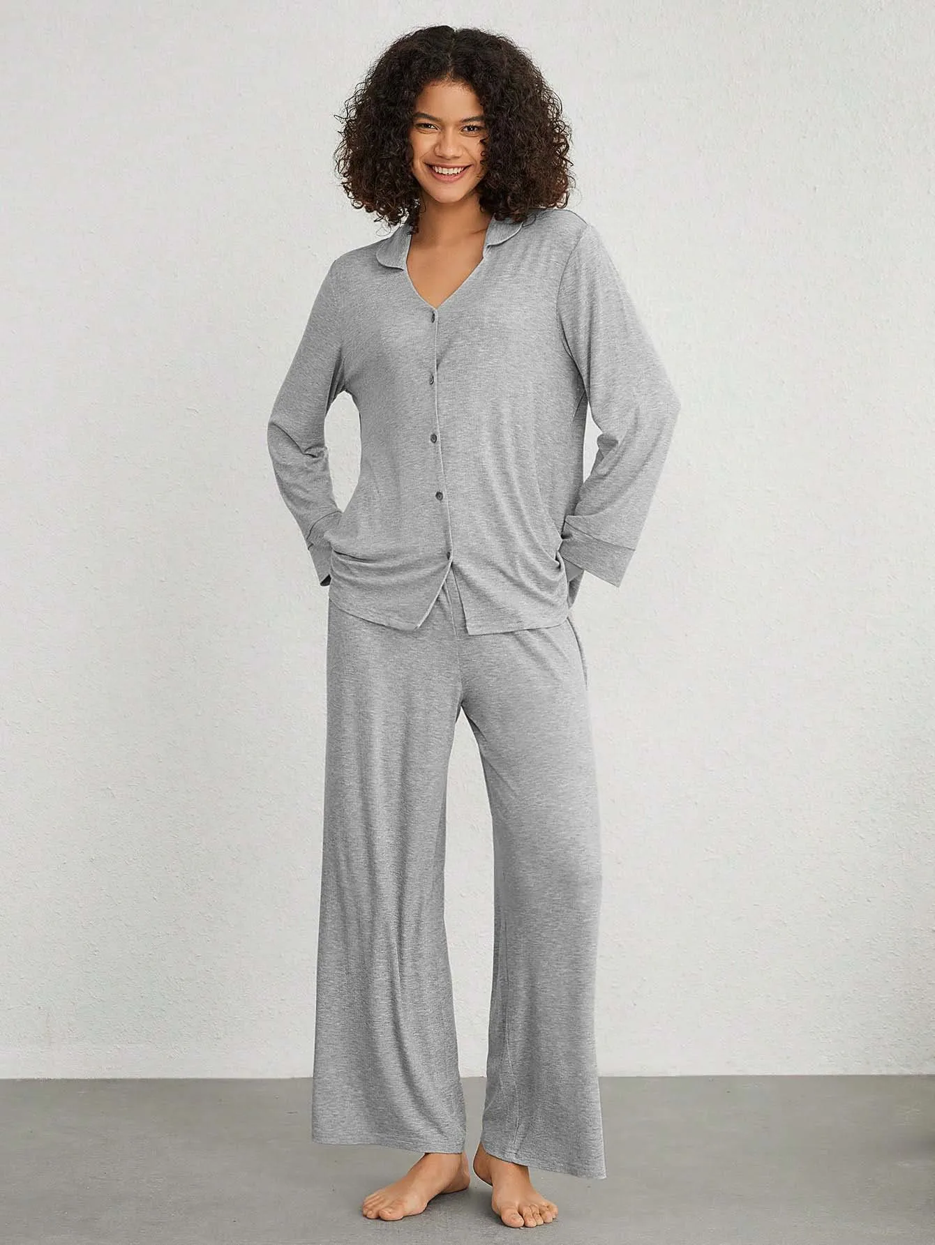 

Женский модный однотонный домашний костюм: повседневный комплект из двух предметов с длинными брюками для женщин 2026