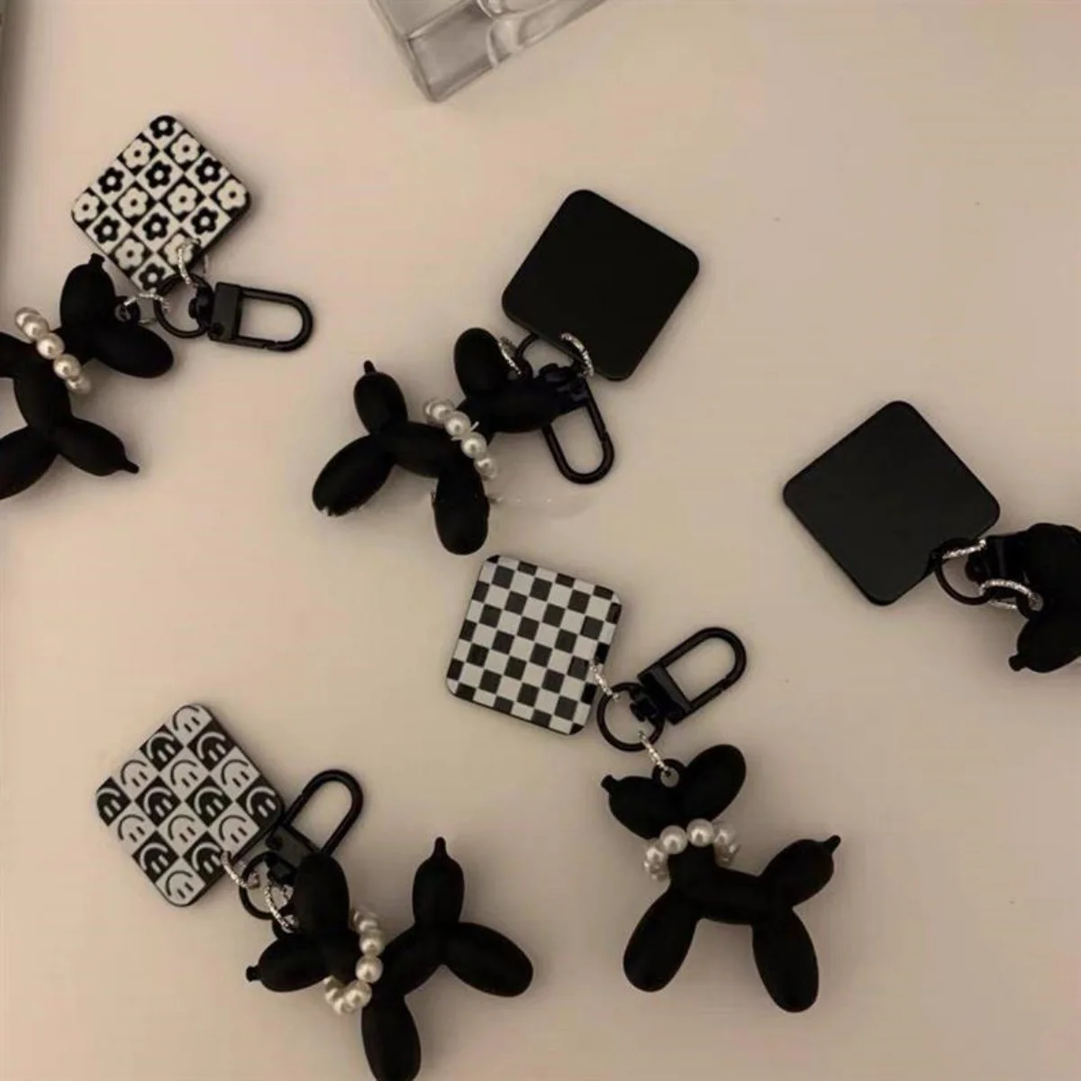 Cool Acrylic Cartoon Balloon Dog Keychains Black Color Heart Flower Pendant Phone Chain Key Buckle Accessories Bag Pendant Toys image 4