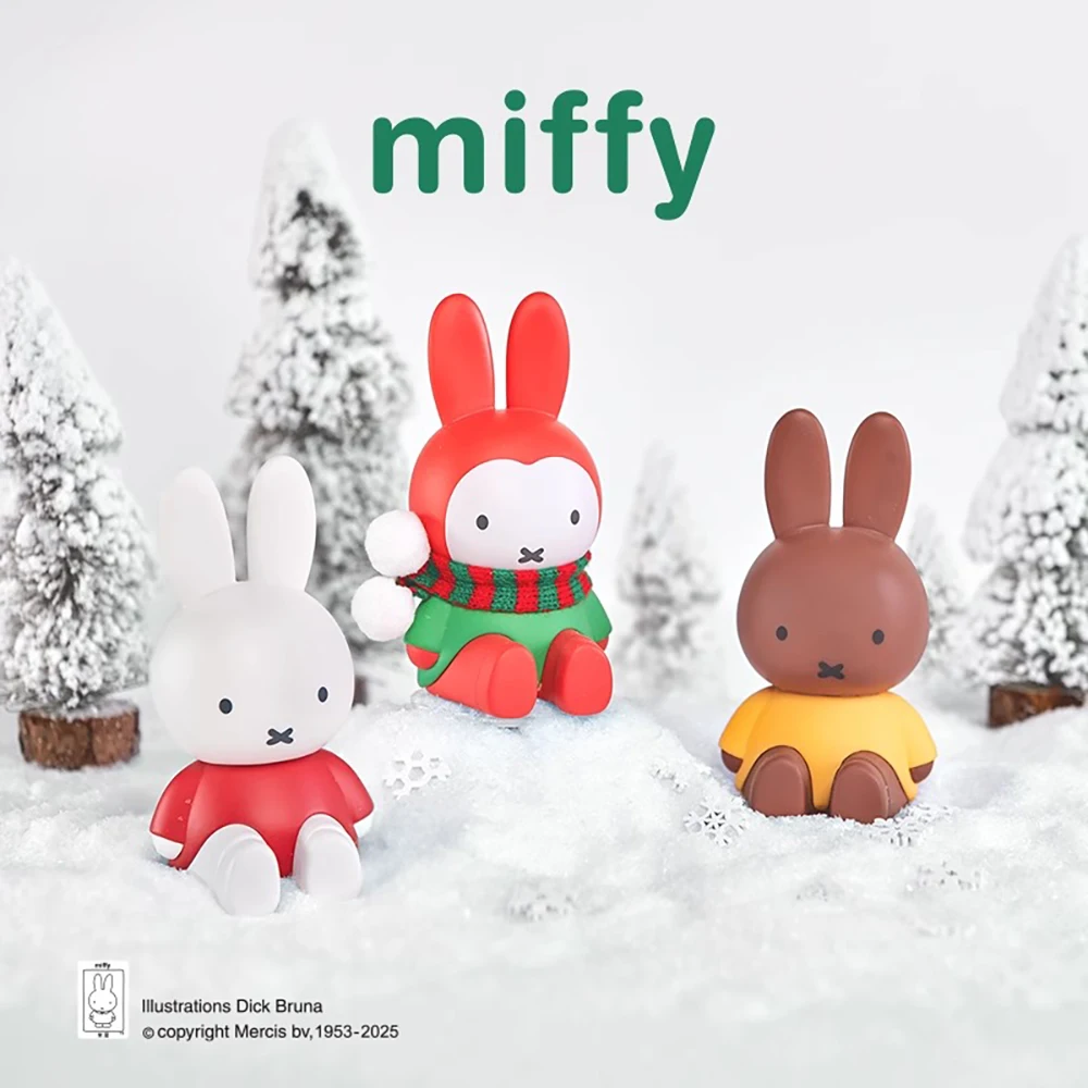 Soporte telescópico para teléfono con tema de invierno Kawaii Miffy, caja ciega, figura de conejo bonita, colección de adornos de invierno de PVC para escritorio, regalo para niña