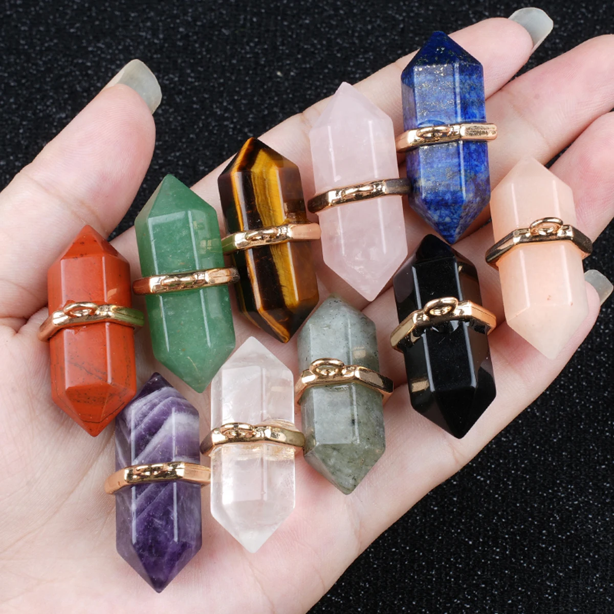 

Natural Semi-Precious Stone Agates Carved Crystal Double-Pointed Hexagonal Prism Pendant Figurine Necklace Dimensions Exquisite