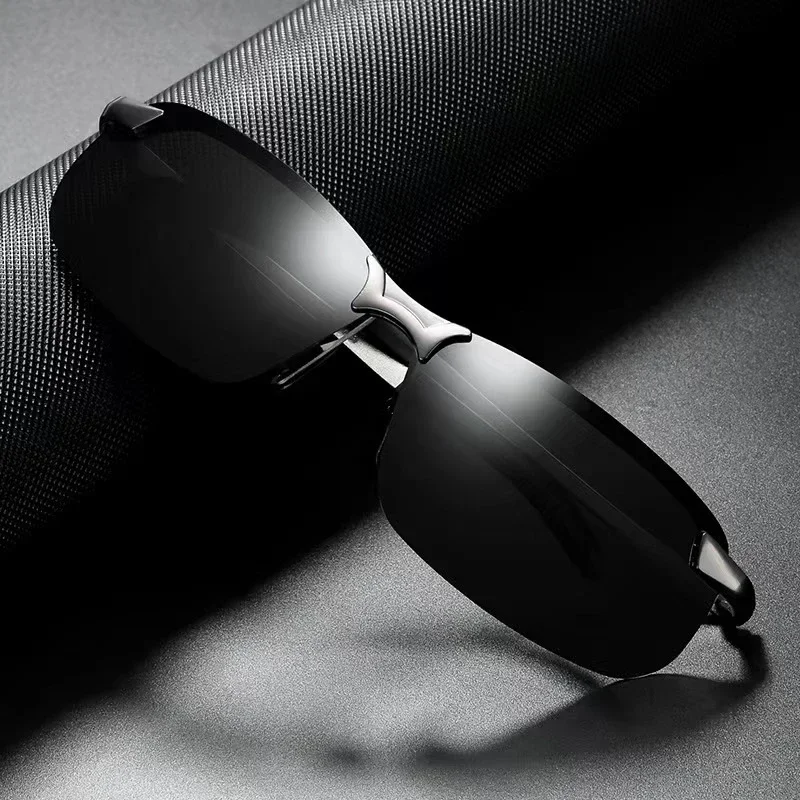 Color-Changing Polarized Sunglasses Men Night Vision Sunglasses Outdoor Riding Day and Night Driving Sunglasses Eyewear