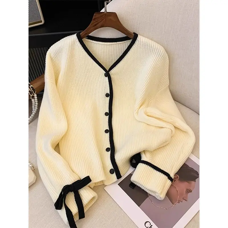 Large Size Women's Age Reducing V-neck Sweater New Style Fat Mm Loose and Slimming Super Good-looking and Beautiful Maillard