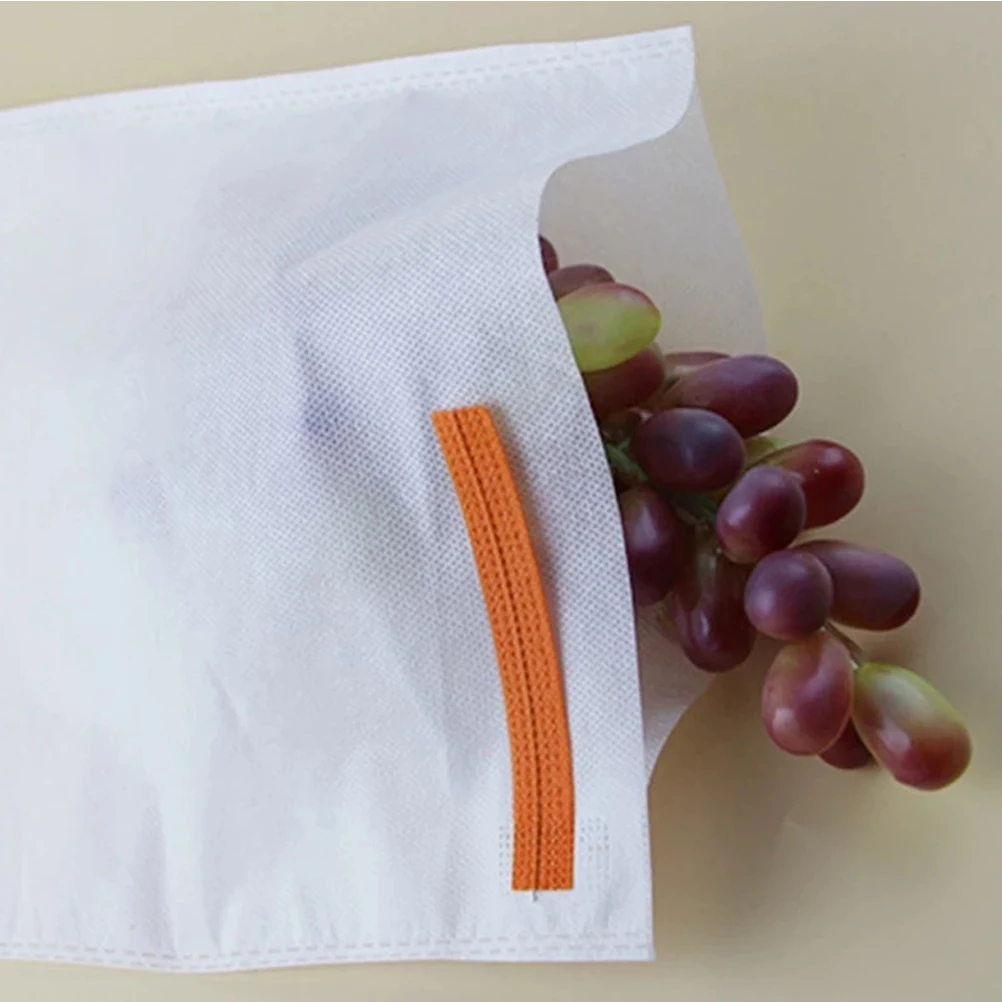 

100Pcs Premium Non-Woven Fabric Bags Fine Eyelets Fruit Protection Professional Garden Orchard Multi-Functional Pouches