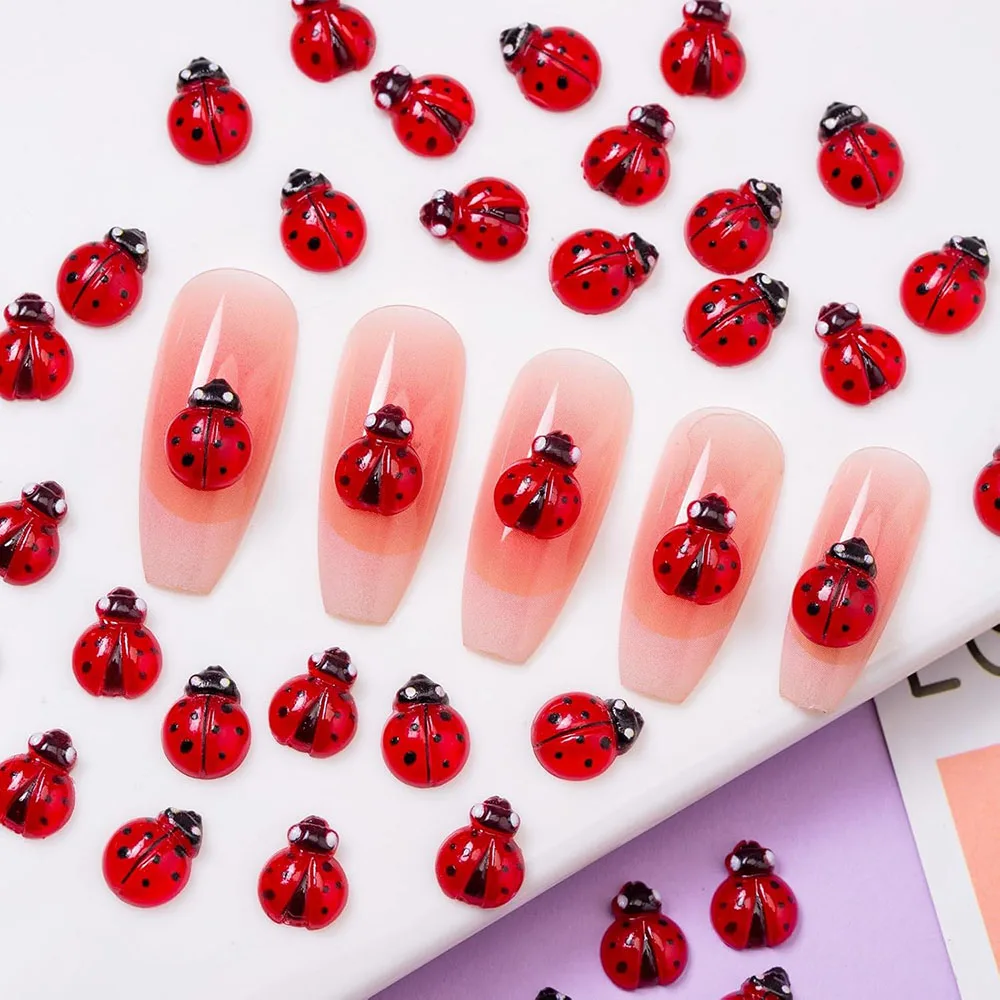 50 sztuk biedronka zawieszki do paznokci śliczne owady ozdoby do paznokci Charms 3D żywica akcesoria do paznokci czerwone akcesoria do paznokci biedronki otwarte/zamknięte skrzydła