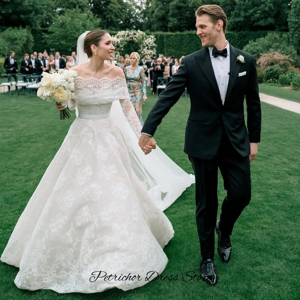 魅力的なボートネック長袖ウェディングドレスエレガントなカスタマイズされたAラインベスティドデノビア高品質アップリケレースブライダルドレス