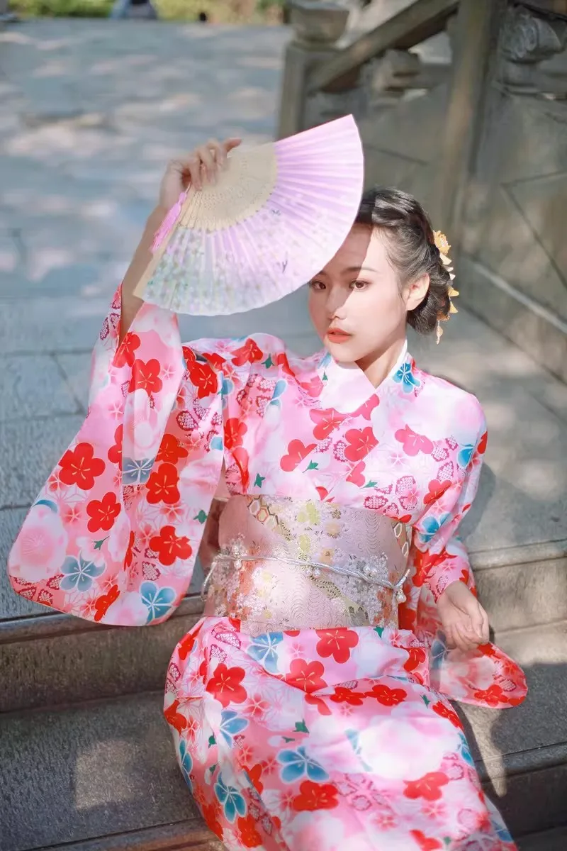 

Женское японское кимоно с красивыми принтами, традиционный халат юката, костюм для косплея, одежда для фотосессии, сценическое платье