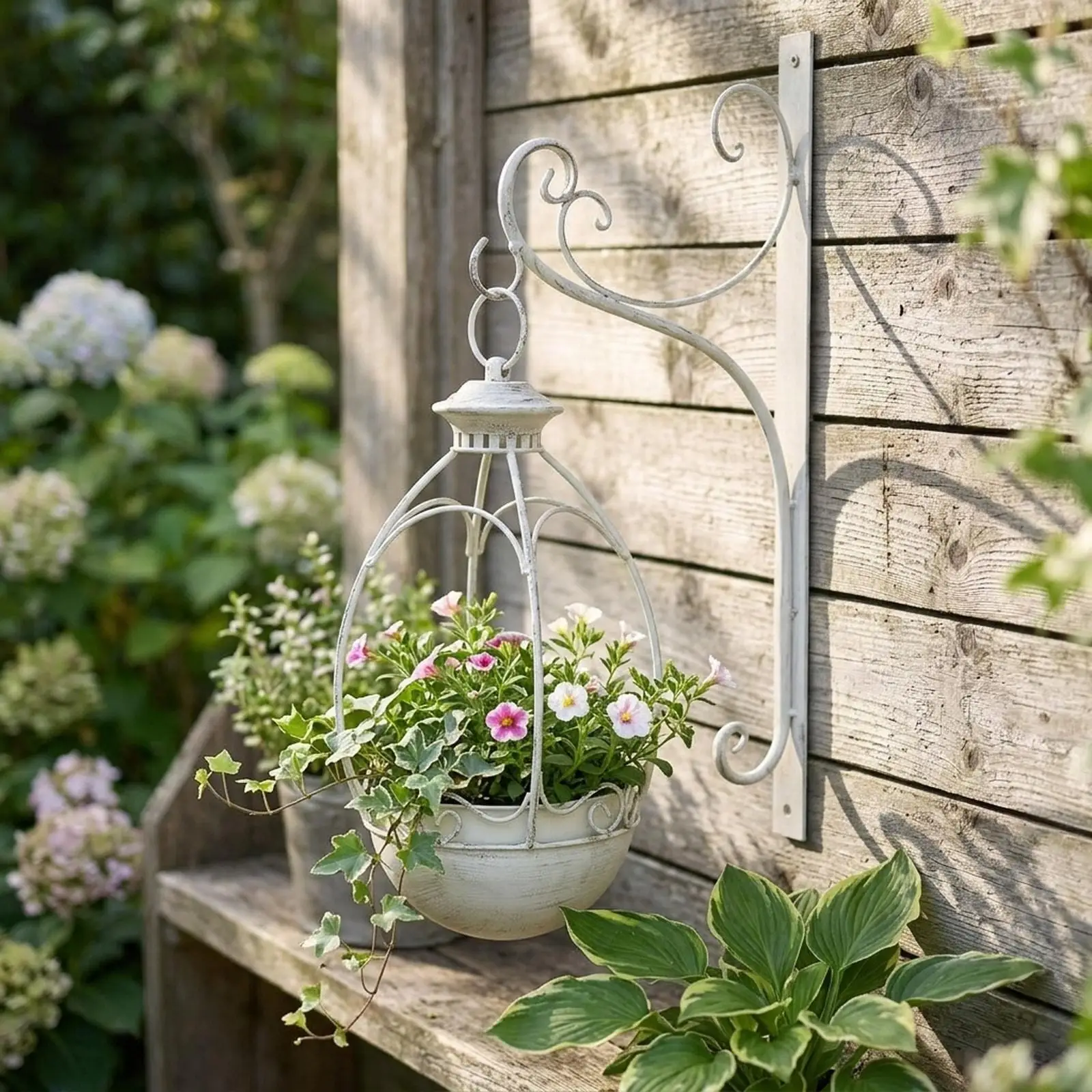 Elegant Wall Mounted Iron Flowerpot Classic Vintage Plant Container for Decorative Outdoor Garden Balcony Housewarming Gift