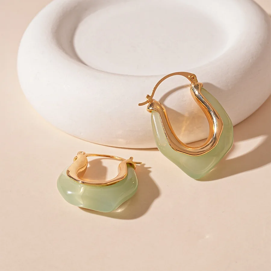 Effen Kleur Hars U-Vormige Onregelmatige Hoepel Oorbellen Voor Vrouwen Nieuwe Vintage Veelzijdige Oorgespen Delicate Mode Sieraden Groothandel