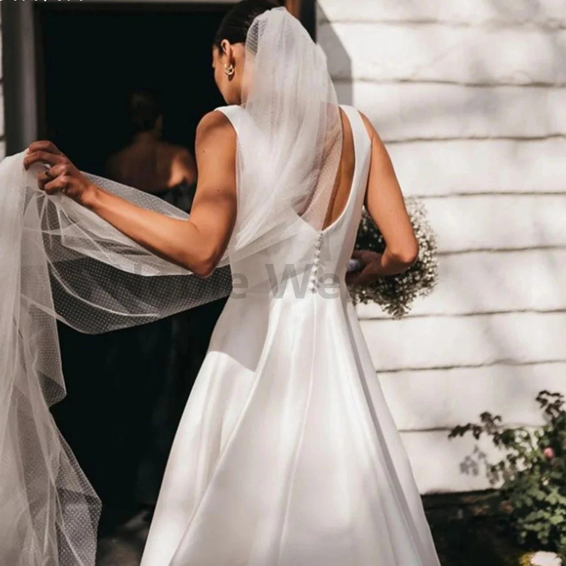 Elegant Square Wedding Dresses for Women Sleeveless  A-Line Simple Satin Bridal Gown Customized image 2