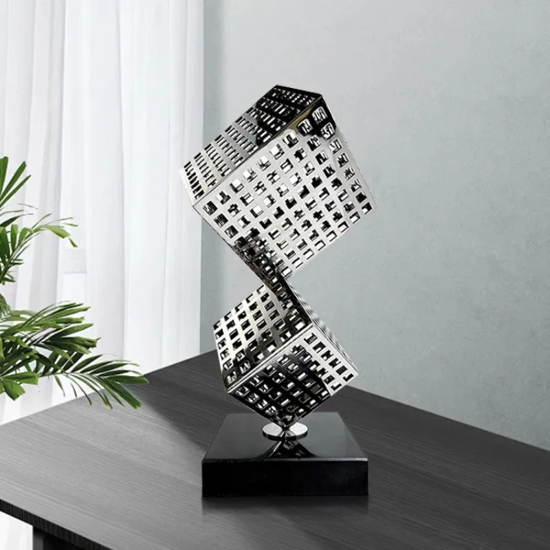 Modern simple and creative metal ornaments, soft decoration craftsmanship in the lobby entrance exhibition hall of the hotel