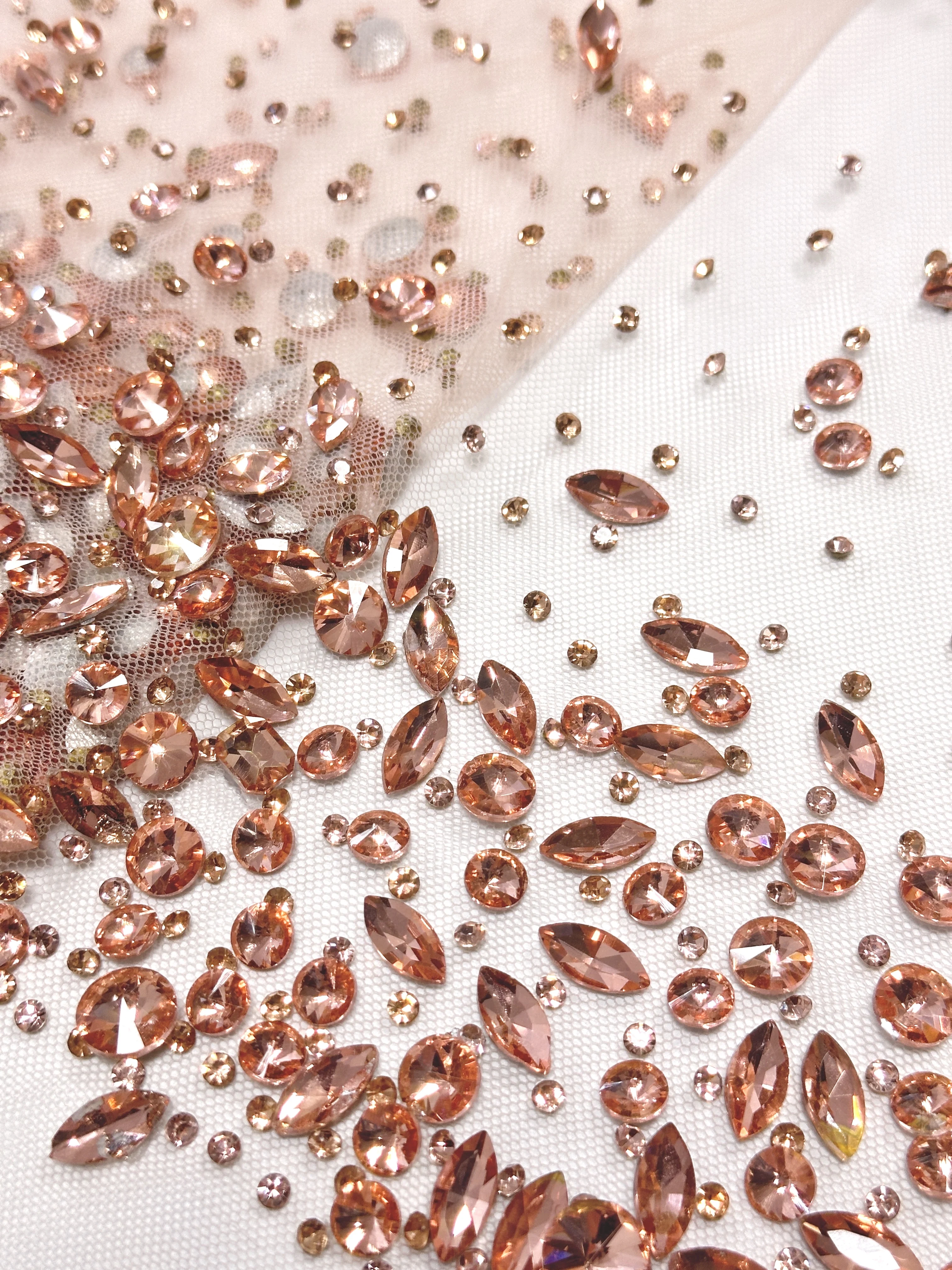 2025年フランス製メッシュ刺繍ストーンレース生地、アフリカナイジェリアのウェディングドレス用ヘビーレース生地