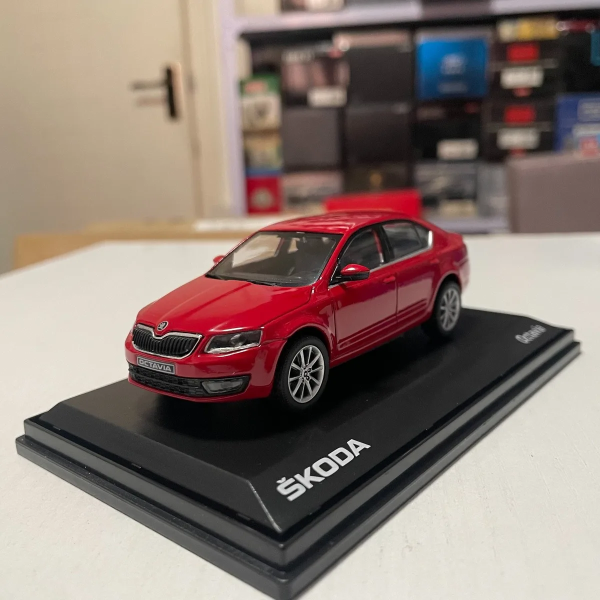 1:43 Scale Skoda Octavia 2016 Alloy Car Model Collection Ornaments Vehicle Toy