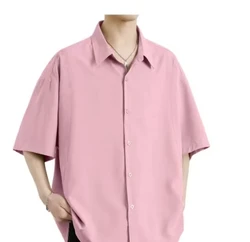 El vestido formal del novio tiene una personalidad atractiva