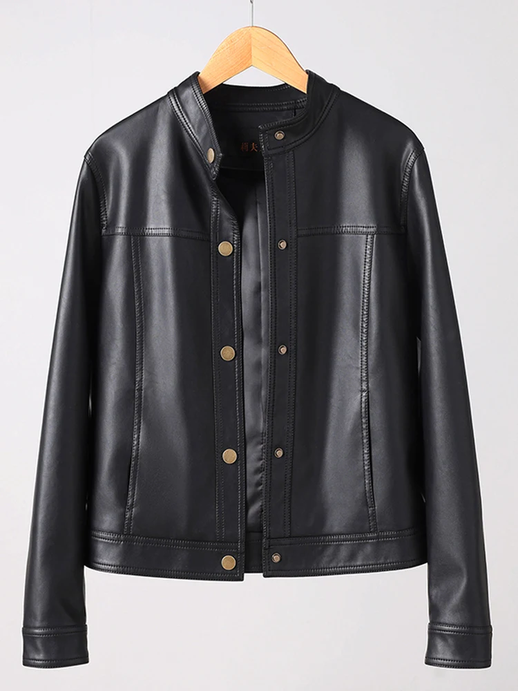 Jaqueta Feminina de Couro Sintético Primavera 2025 com Gola Alta e Detalhes em Couro Legítimo – Moda Urbana e Conforto para o Dia a Dia