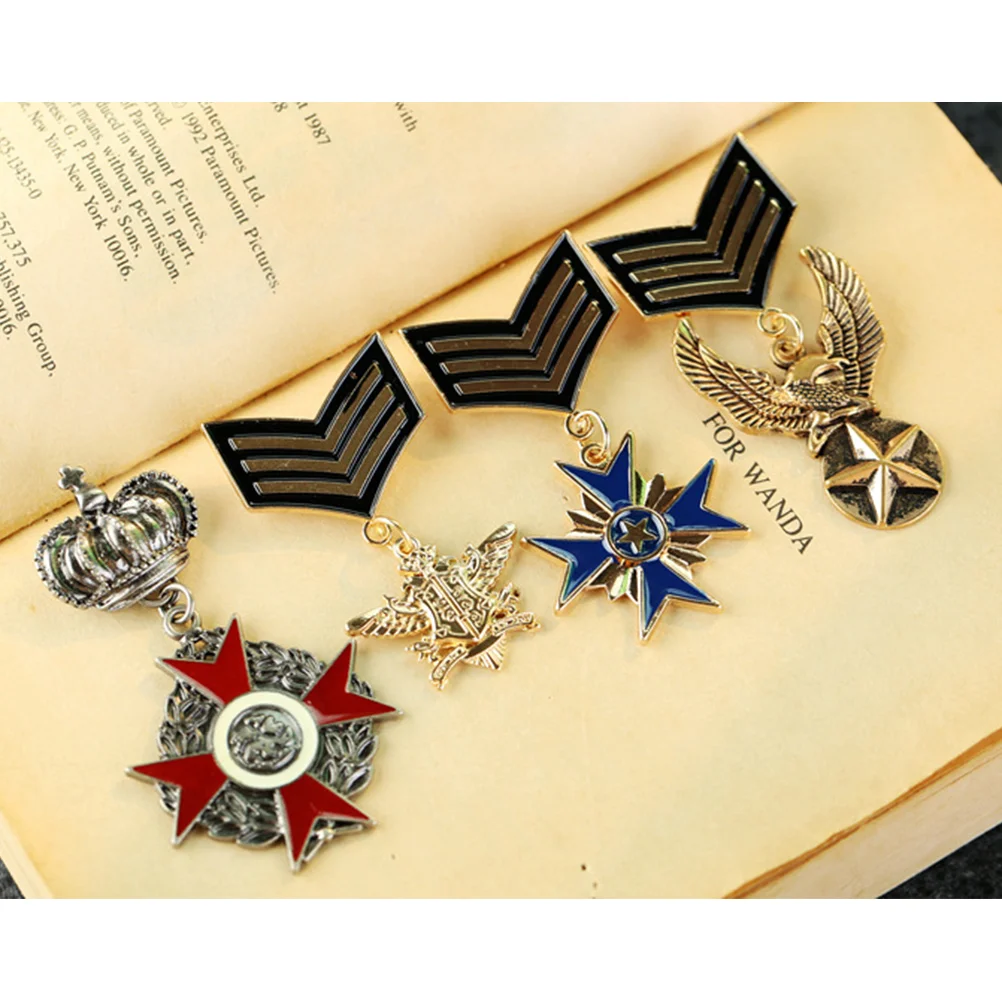 Clothes Buckles Brooch Women And Men Brooches Crown Queen Medal Badge Corsages Hijab Pin Women Hats Scarf Western accessories